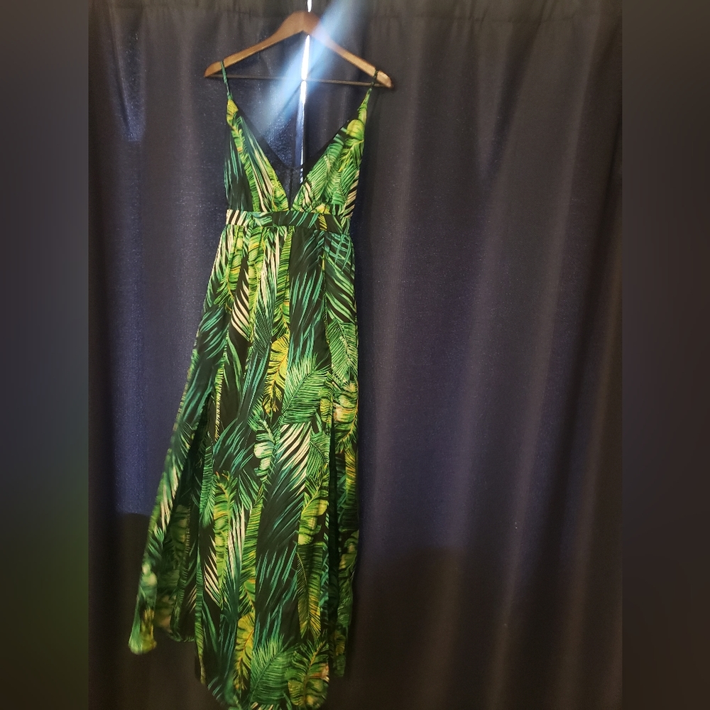Fashion Nova Vacation Nights Tropical Maxi Dress in Green. - Picture 6 of 9